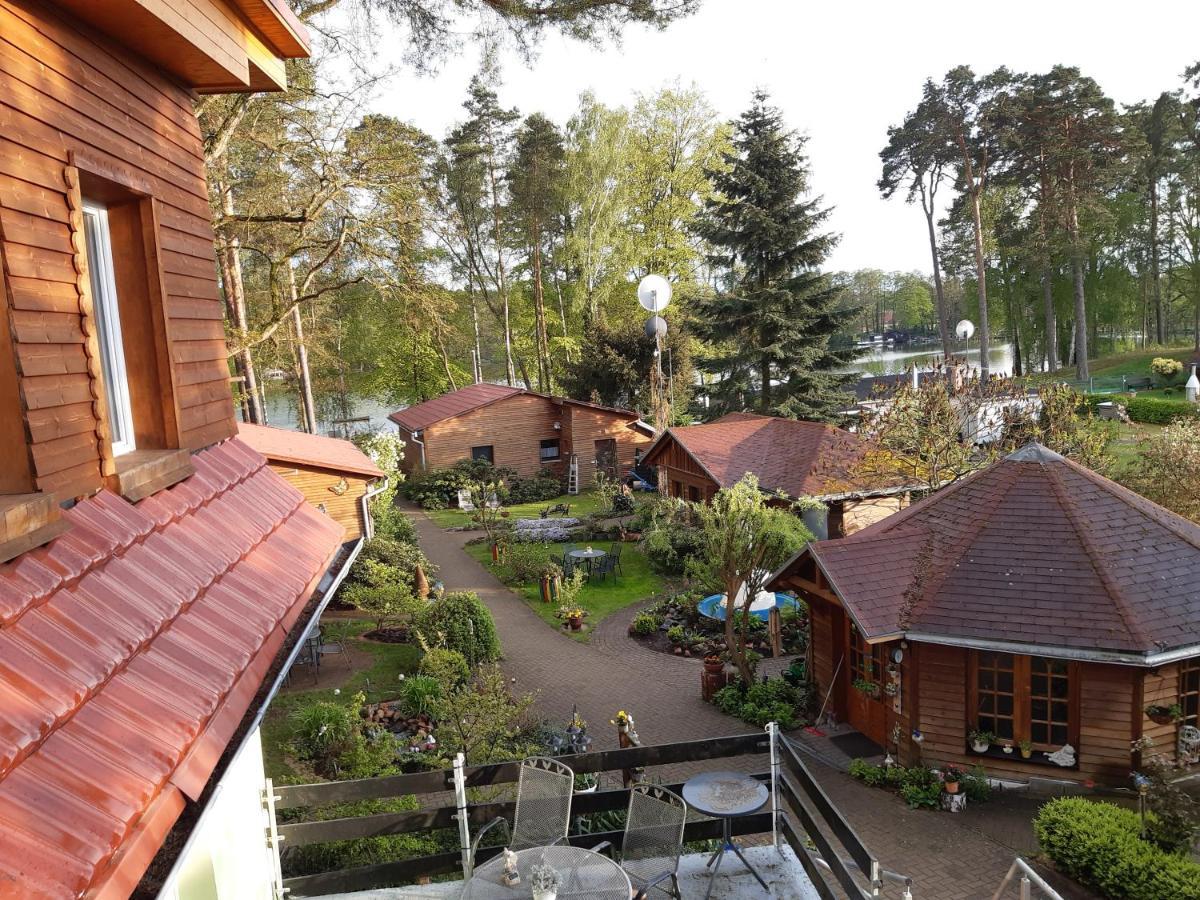 Monikas Gaestehaeuser Seeblick Himmelpfort Hotel Екстериор снимка